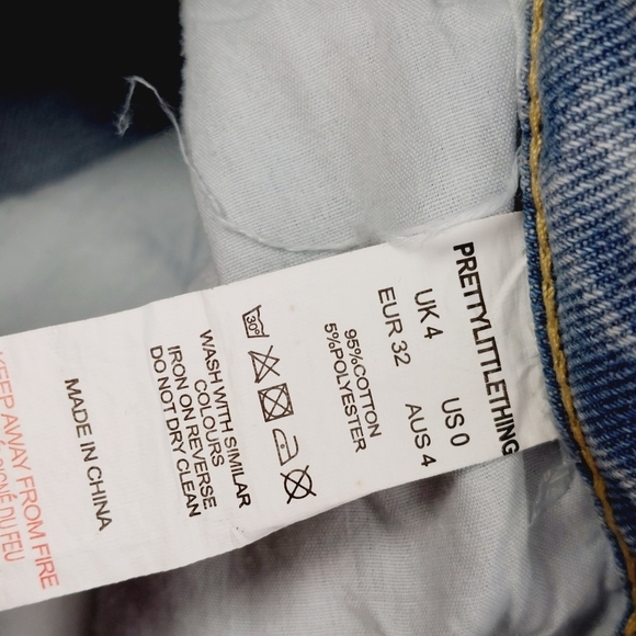 NEW PrettyLittleThing Light Blue Wash Thigh Rip Distressed Split Hem Jeans P614 - Picture 9 of 10